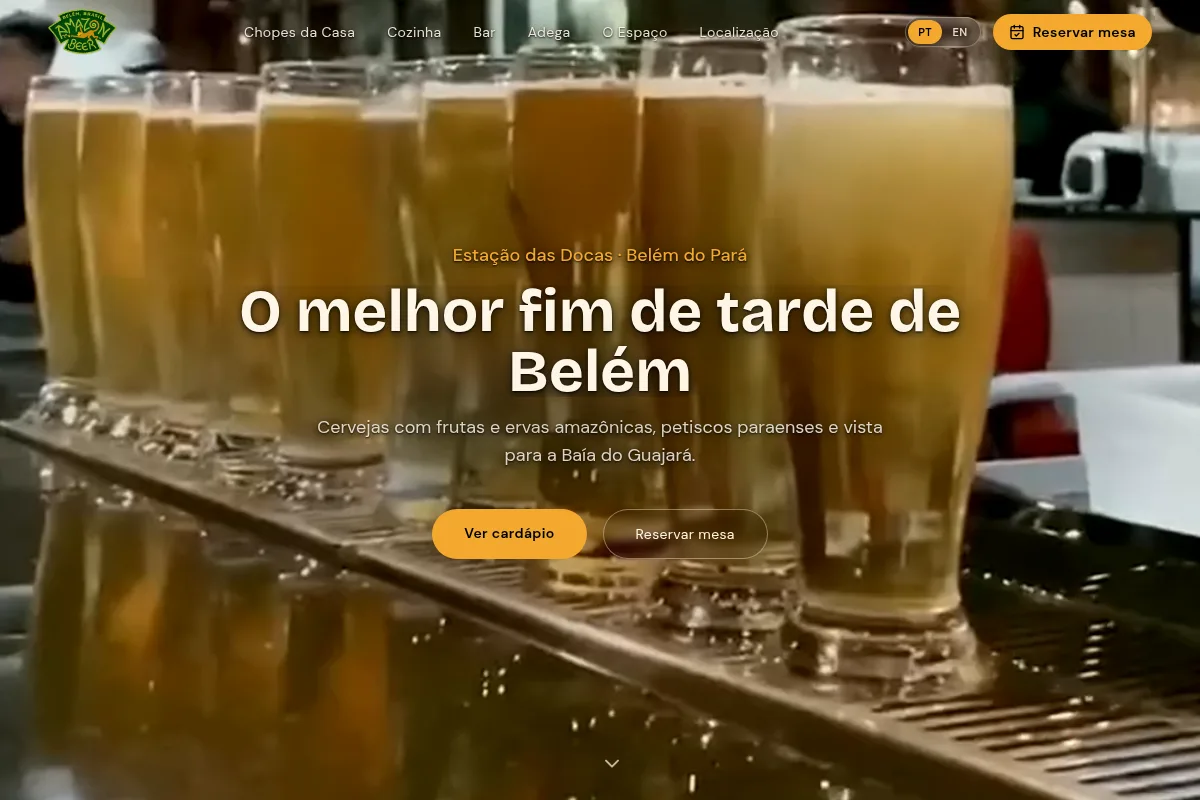 Abertura do site da Amazon Beer, com vídeo de chopes enfileirados e o título O melhor fim de tarde de Belém